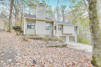 6132 Lakeshore Dr SE in Mableton, GA - Building Photo - Building Photo