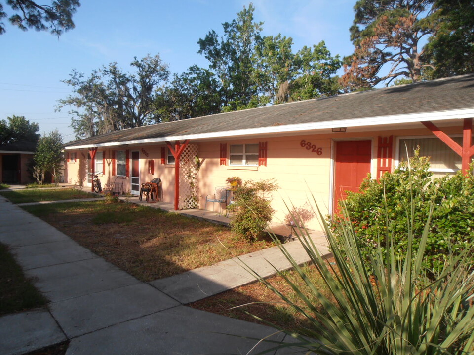 6326 Alaska Ave in New Port Richey, FL - Building Photo