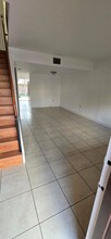 560 NW 82nd Pl, Unit 303 in Miami, FL - Building Photo - Building Photo