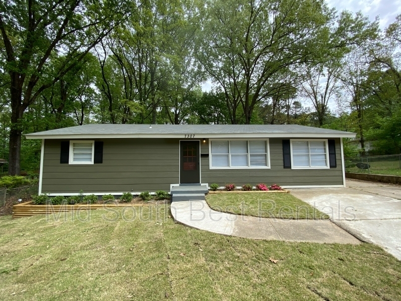 7307 E Wakefield Dr in Little Rock, AR - Building Photo