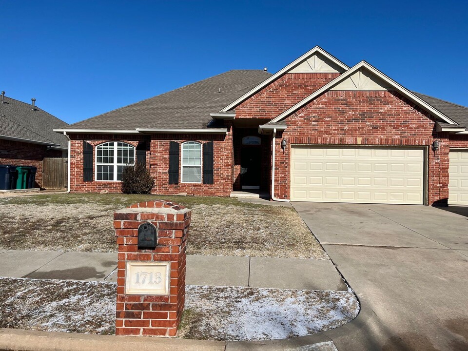 1713 NW 163rd Cir in Edmond, OK - Building Photo