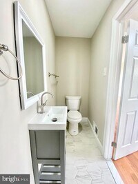 719 Reservoir St photo'