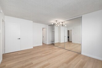 10844 Rose Ave in Los Angeles, CA - Foto de edificio - Interior Photo