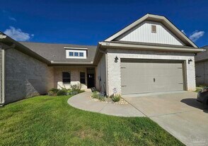 1862 Finch Ln in Cantonment, FL - Building Photo