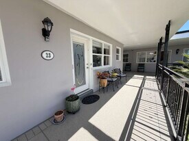 1101 Victoria Dr in Dunedin, FL - Building Photo