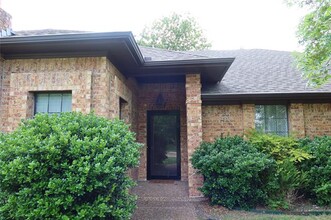 702 Mt Vernon Dr in Richardson, TX - Building Photo - Building Photo