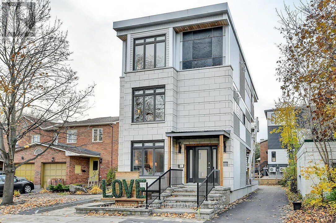 10 Chestnut St in Ottawa, ON - Building Photo