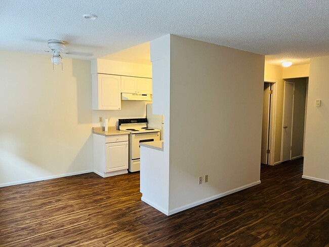 3212 SE 9th Ave in Portland, OR - Building Photo - Building Photo