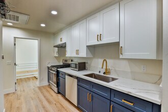 1426 W 27th St, Unit 1428 in Los Angeles, CA - Foto de edificio - Building Photo