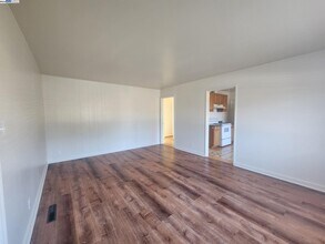 323 Adelle St in Livermore, CA - Building Photo - Building Photo