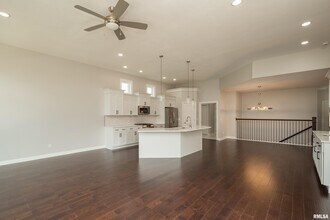 5120 Pandit Dr in Bettendorf, IA - Building Photo - Building Photo