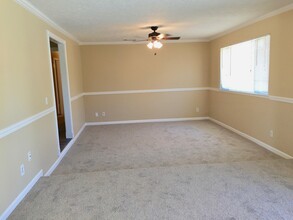 1695 Griffith Ave in Clovis, CA - Building Photo - Building Photo