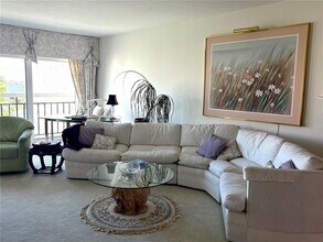 7897 Sailboat Key Blvd S in South Pasadena, FL - Building Photo - Building Photo