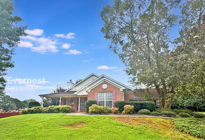 552 Drake Cir in Winder, GA - Building Photo
