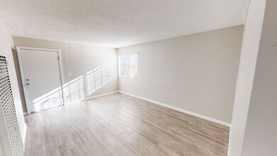 2 BED & 1 BATH UNIT AVAILABLE - LOS ANGELES! in East Los Angeles, CA - Building Photo - Interior Photo