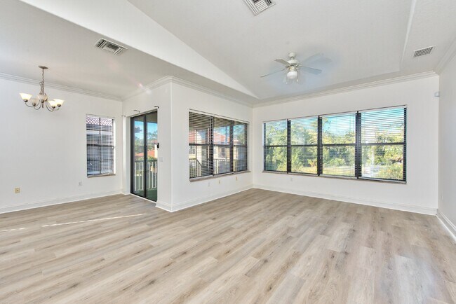 1310 Corso Palermo Ct-Unit -4 in Naples, FL - Building Photo - Building Photo