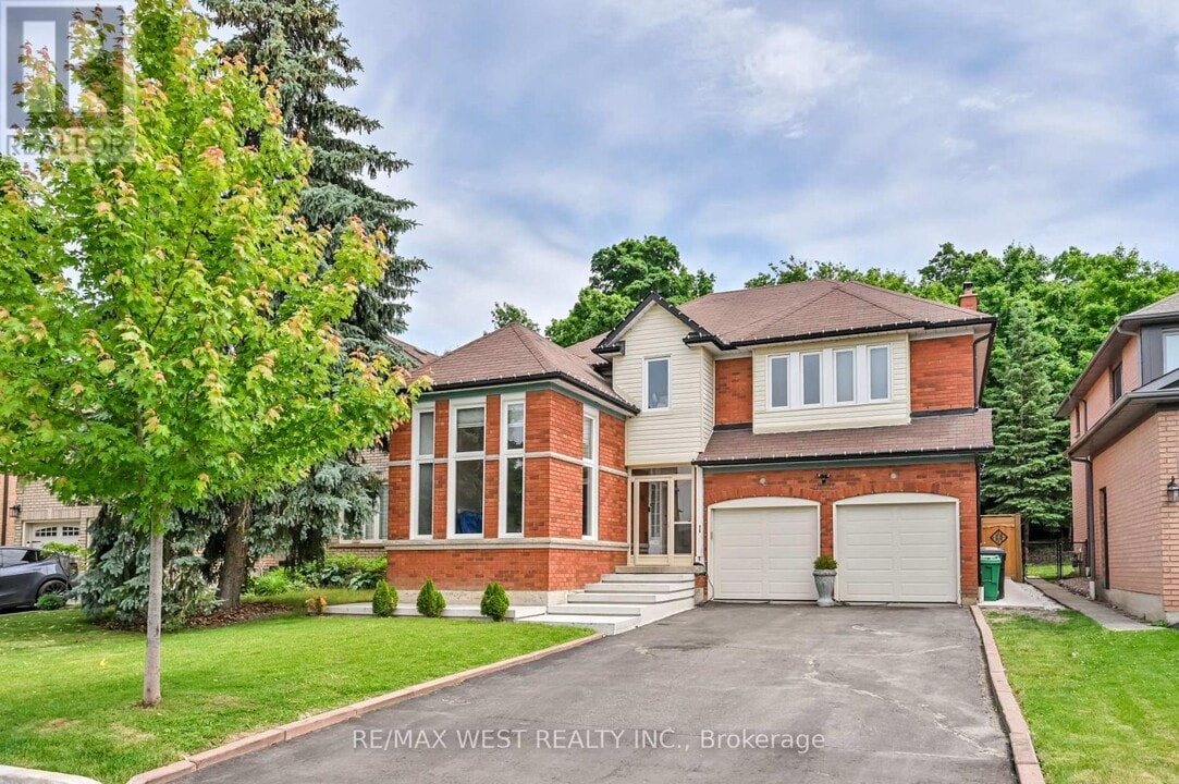 7258 Windrush Ct in Mississauga, ON - Building Photo