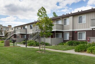 Briarwood at Central Park in Fremont, CA - Foto de edificio - Building Photo