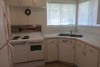 121 N Miller St in Wenatchee, WA - Building Photo - Building Photo
