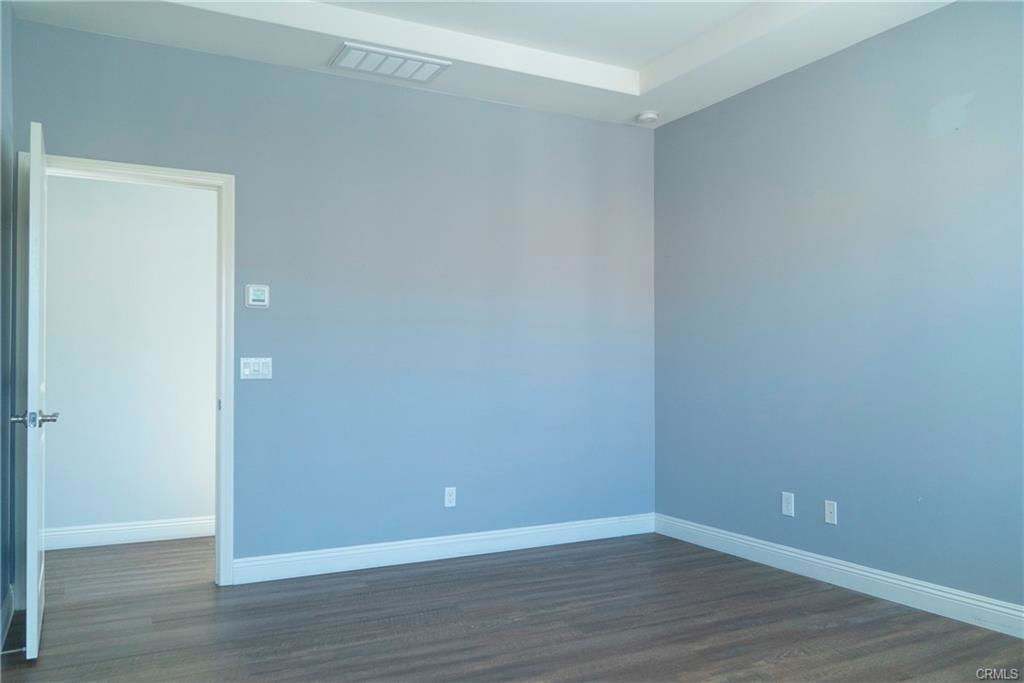 37 Larkfield in Irvine, CA - Building Photo