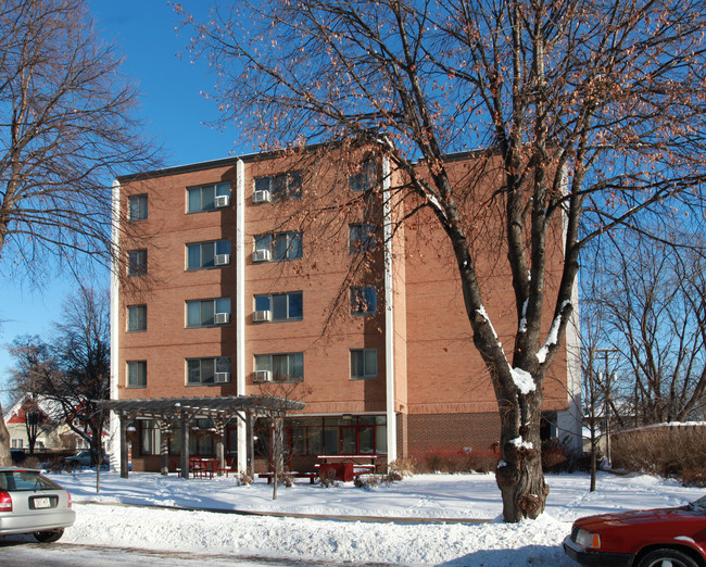 3205 E 37th St in Minneapolis, MN - Foto de edificio - Building Photo