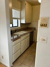 1752 Brockton Ave in Los Angeles, CA - Building Photo - Building Photo