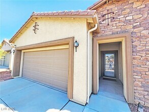 5375 E La Campana Dr in Pahrump, NV - Building Photo - Building Photo
