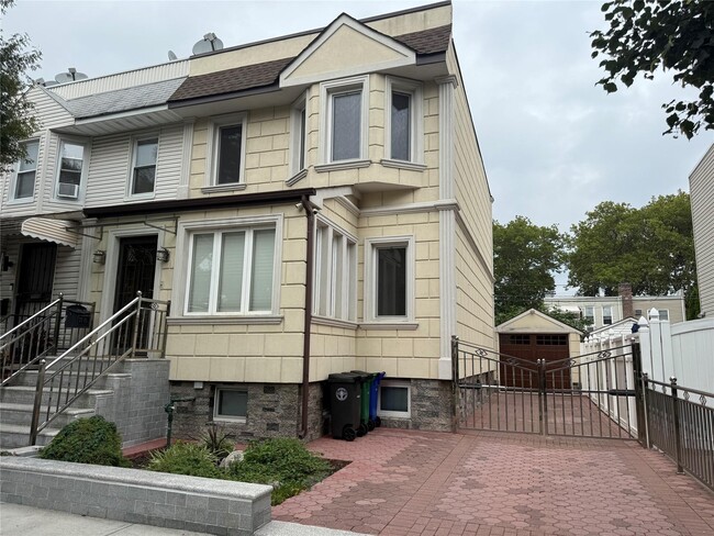 7715 78th St in New York, NY - Building Photo - Building Photo