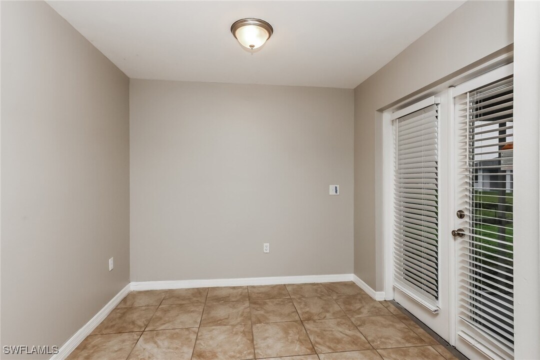 914 Apple Ave in Lehigh Acres, FL - Building Photo