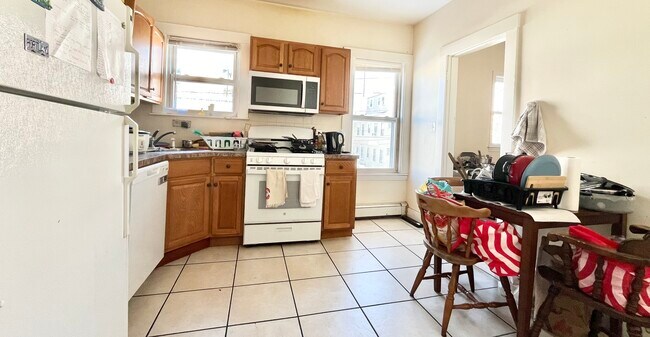 80 Allston St, Unit 1 in Boston, MA - Foto de edificio - Building Photo