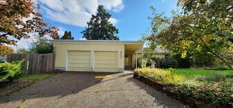 400 NW Ponderosa Ave in Corvallis, OR - Building Photo