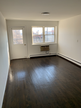 6016 86th St in Middle Village, NY - Building Photo - Building Photo