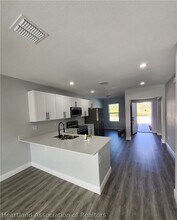 6918 Dickinson Dr in Sebring, FL - Foto de edificio - Building Photo