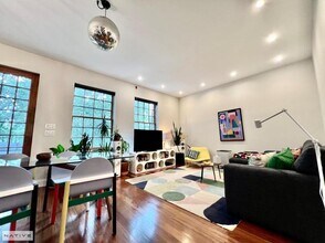 98 India St in Brooklyn, NY - Building Photo - Building Photo