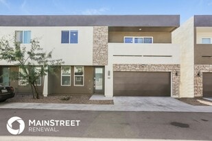 2000 N 36th St in Phoenix, AZ - Building Photo