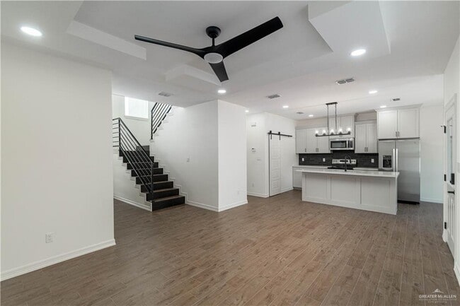 17 N Crown Point in Pharr, TX - Building Photo - Building Photo