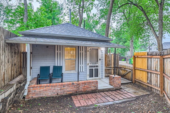 property at 537 E Platte Ave