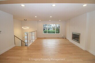 604 9th Ave in Kirkland, WA - Building Photo - Building Photo