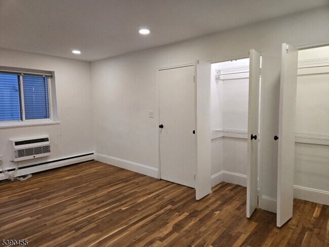 43 Cottage St in South Orange, NJ - Building Photo - Building Photo