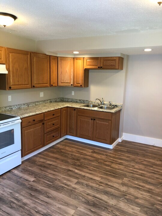 13 Berkeley St in Easthampton, MA - Foto de edificio