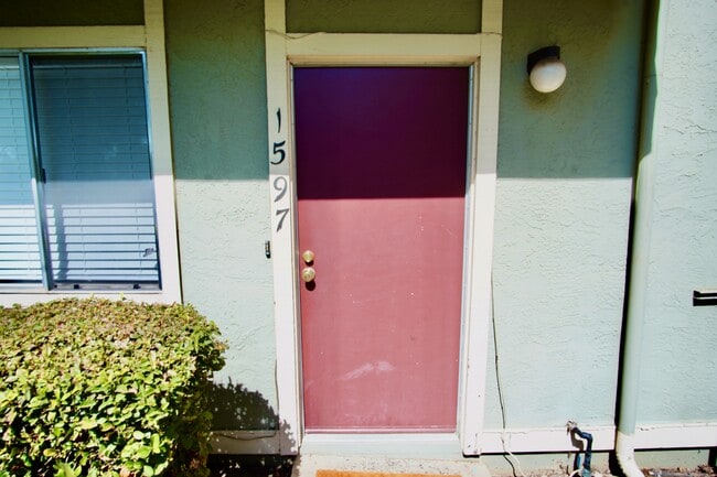 1597 Drake Dr in Davis, CA - Building Photo - Building Photo