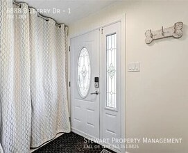 6888 Bilberry Dr in Ottawa, ON - Building Photo - Building Photo