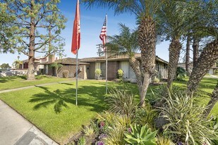 Walnut Park Apartments in Anaheim, CA - Building Photo