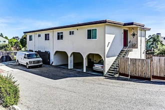 7137 Soquel Drive, Unit A in Aptos, CA - Foto de edificio - Building Photo