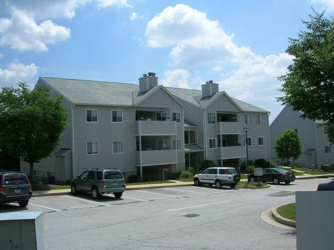 2215 Lowells Glen Rd, Unit E in Parkville, MD - Foto de edificio - Building Photo
