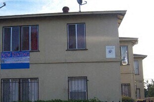124 Sloan in Compton, CA - Building Photo