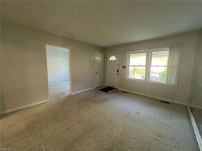 4556 Dora Cir in Norfolk, VA - Building Photo - Building Photo