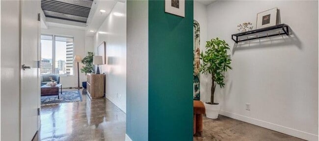 301 N Akard St in Dallas, TX - Building Photo - Building Photo