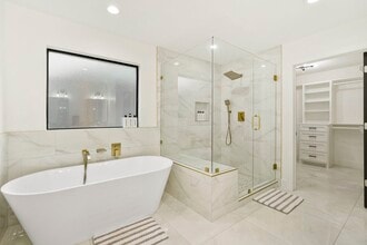 3327 Freshmeadows Dr in Houston, TX - Foto de edificio - Building Photo