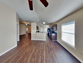 1758 Dartmouth Dr in Middleburg, FL - Foto de edificio - Building Photo